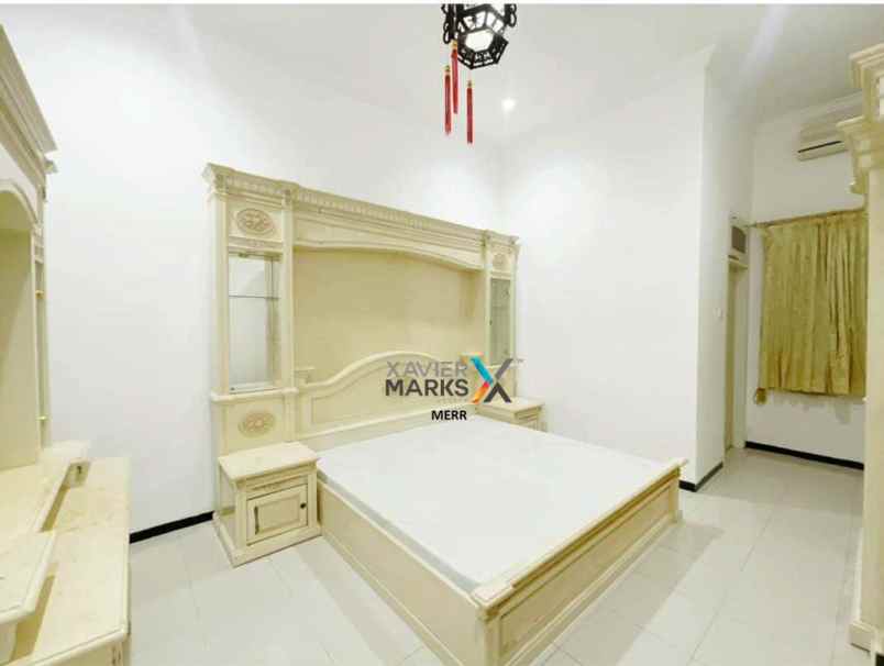 dijual rumah lebak indah timur