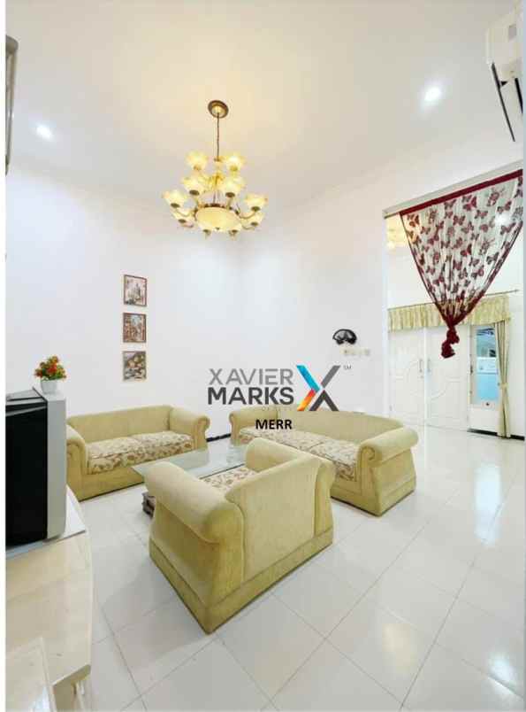 dijual rumah lebak indah timur