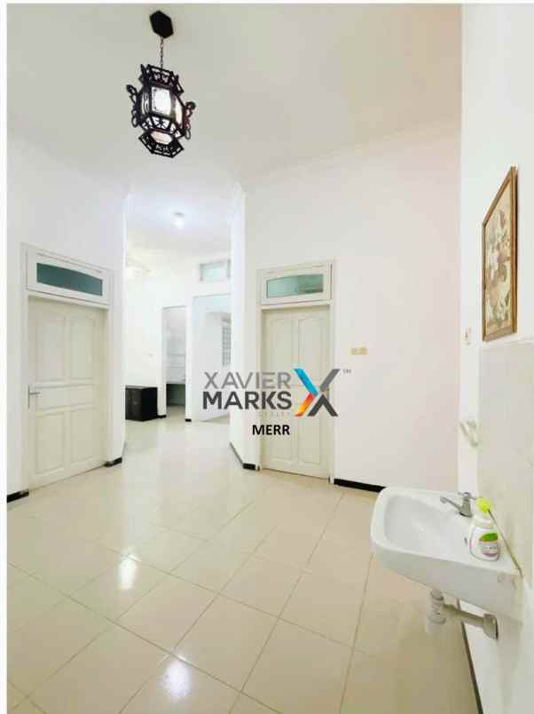 dijual rumah lebak indah timur