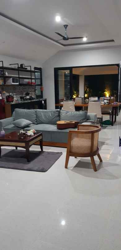 dijual rumah maguwoharjo kec depok