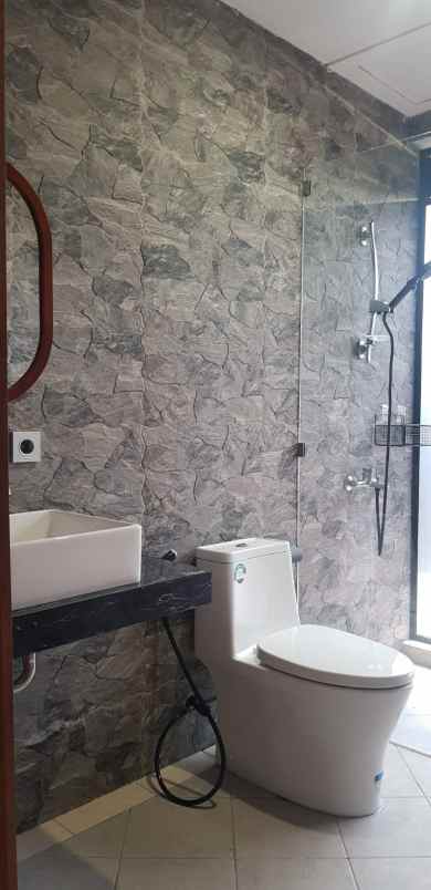 dijual rumah maguwoharjo kec depok