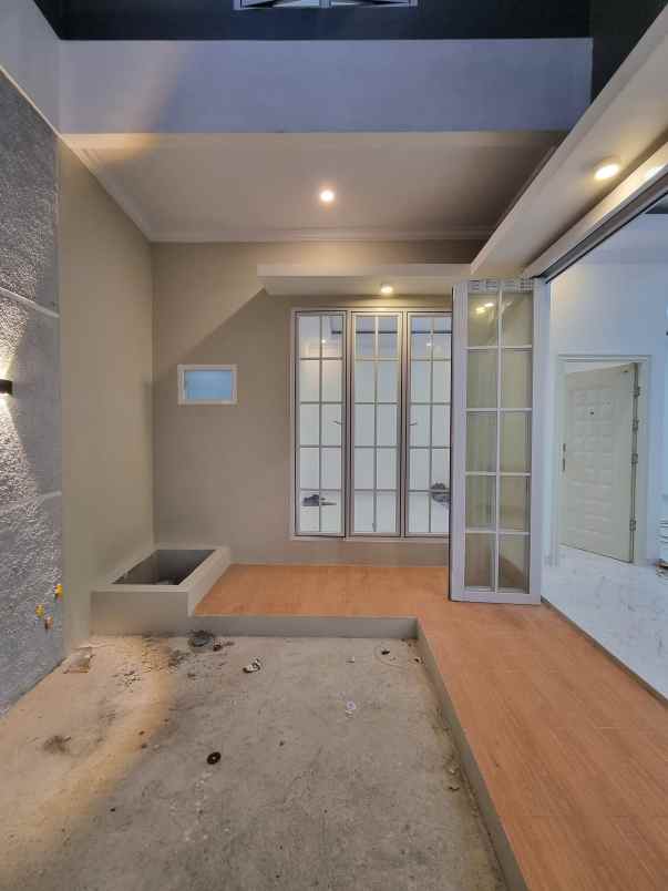 dijual rumah mampang pancoran mas depok