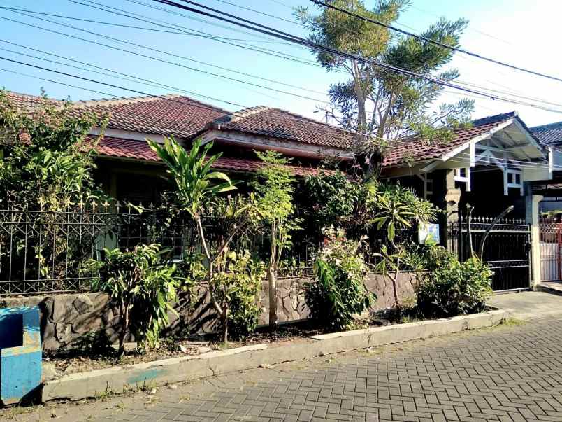 dijual rumah manyar indah