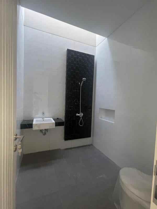 dijual rumah manyar kertoadi