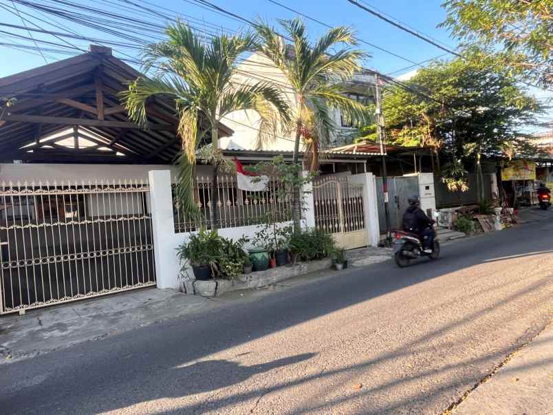 dijual rumah manyar kertoadi
