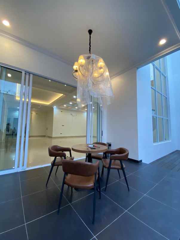 dijual rumah mewah lokasi pondok indah jakarta selatan