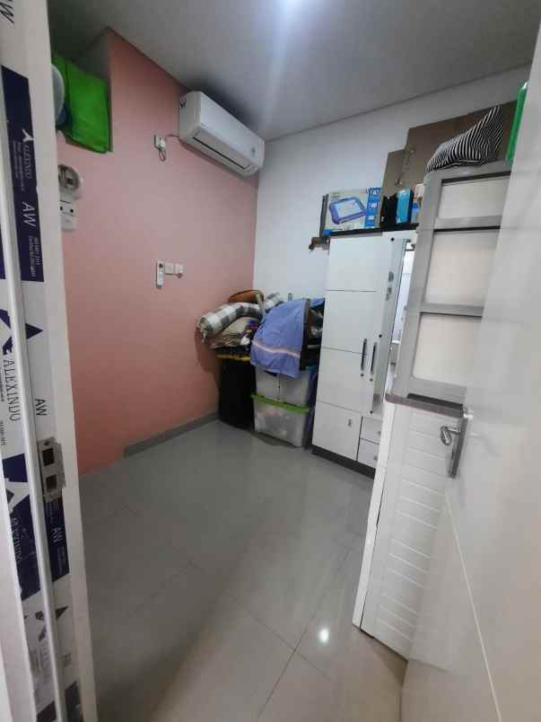 dijual rumah mutiara gading city