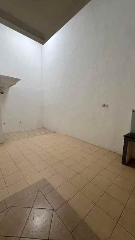 dijual rumah pakuwon city