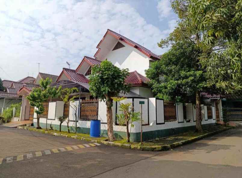 dijual rumah pancoran mas depok