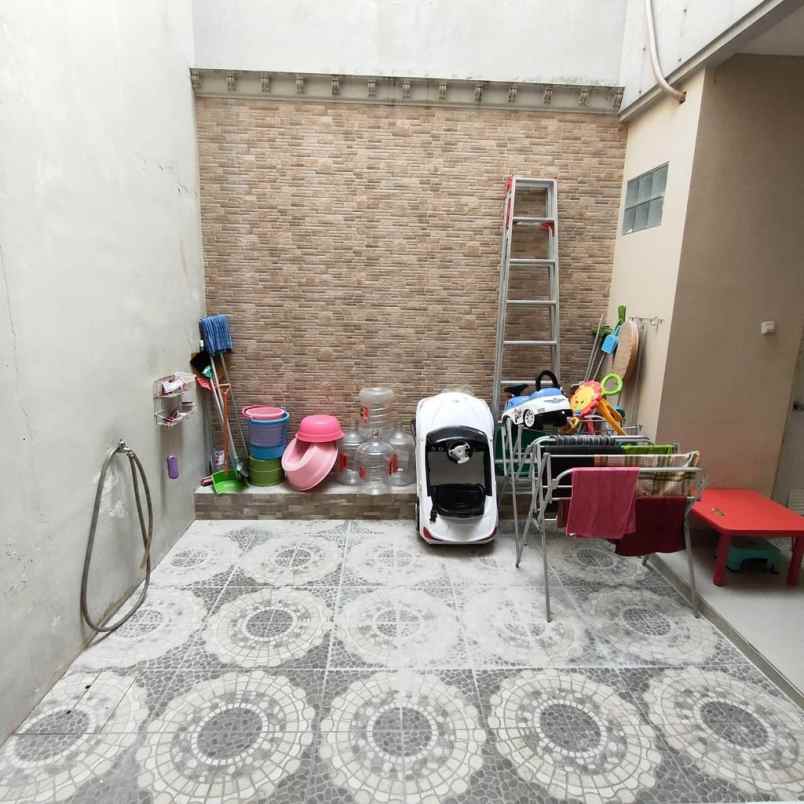 dijual rumah pantai mentari