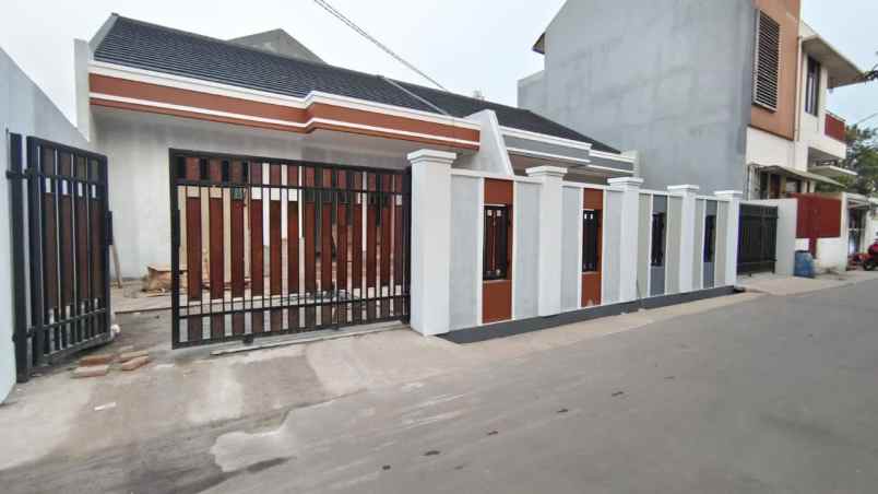dijual rumah pekayon