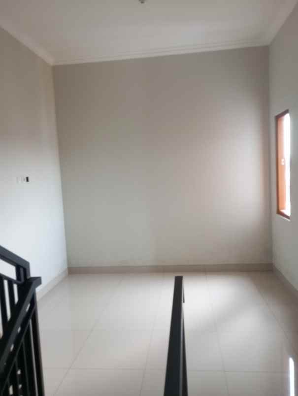 dijual rumah penggilingan baru 1 kp