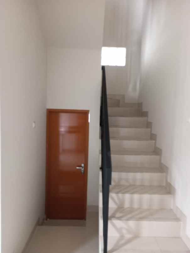 dijual rumah penggilingan baru 1 kp