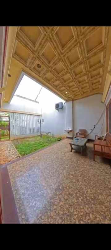 dijual rumah permata buana