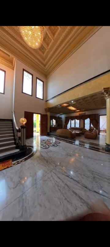 dijual rumah permata buana