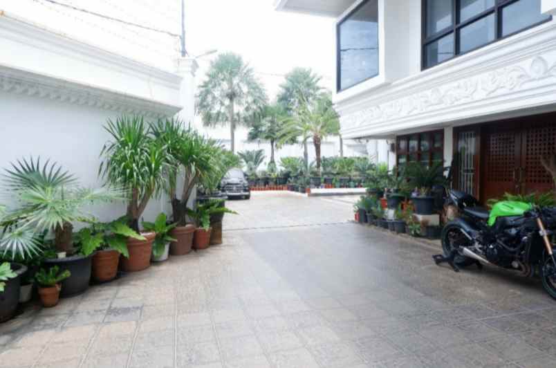 dijual rumah permata hijau