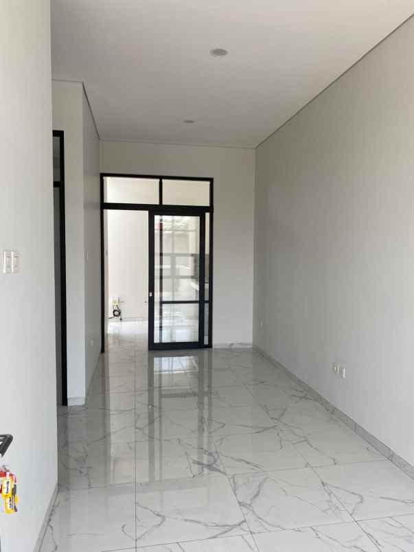 dijual rumah permata permai cisaranten