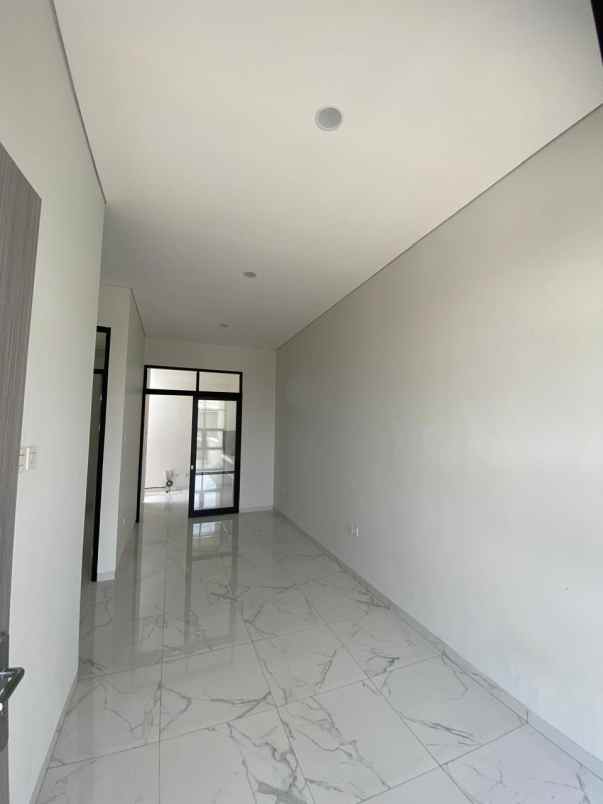 dijual rumah permata permai cisaranten