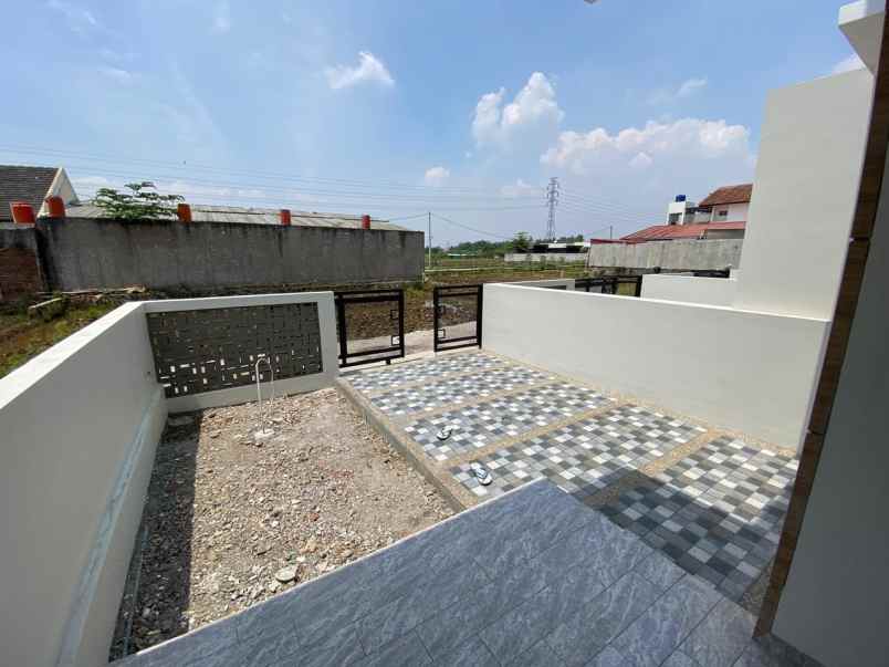 dijual rumah permata permai cisaranten