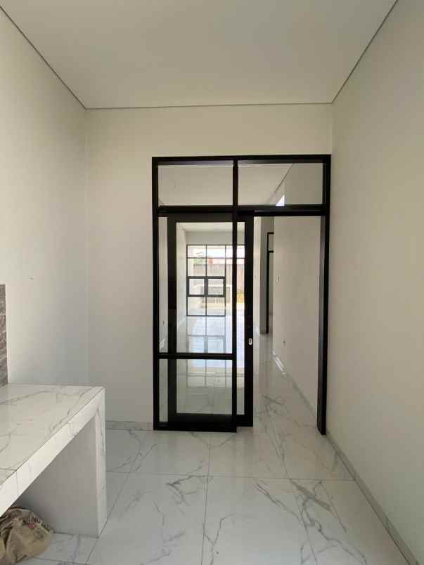 dijual rumah permata permai cisaranten