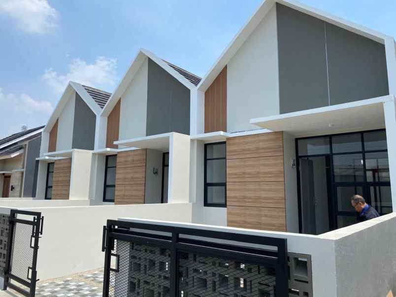dijual rumah permata permai cisaranten