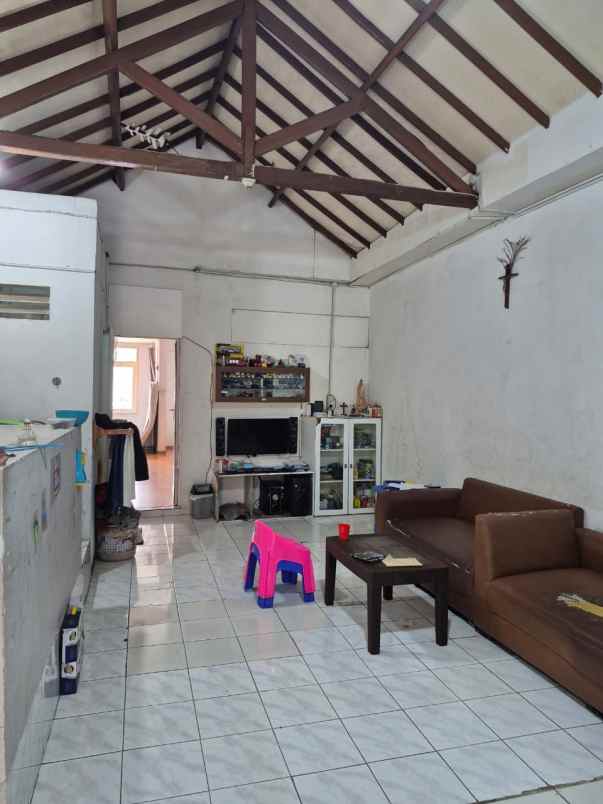 dijual rumah permata raya