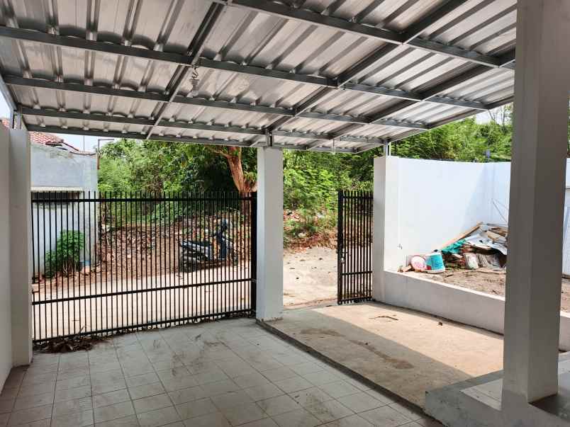dijual rumah perum kota permata