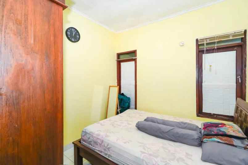 dijual rumah perum taman sawangan