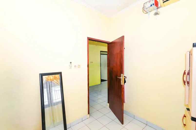 dijual rumah perum taman sawangan