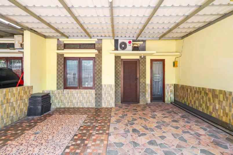 dijual rumah perum taman sawangan