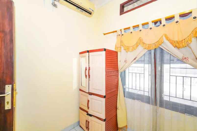 dijual rumah perum taman sawangan