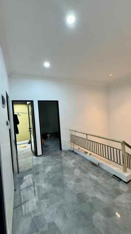 dijual rumah perumahan dharmahusada mas