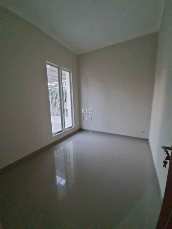 dijual rumah perumahan kayana resort