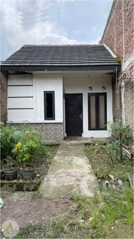dijual rumah perumahan permata