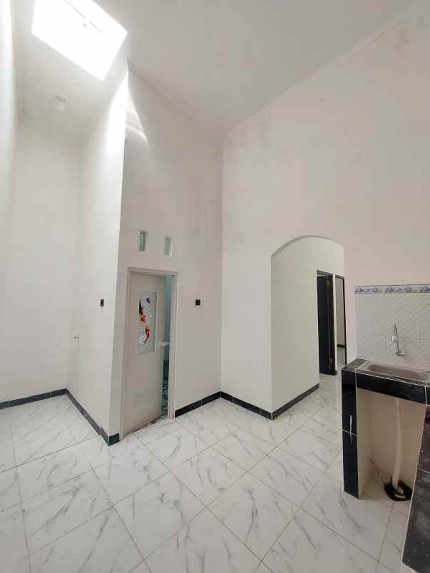 dijual rumah perumahan permata puri