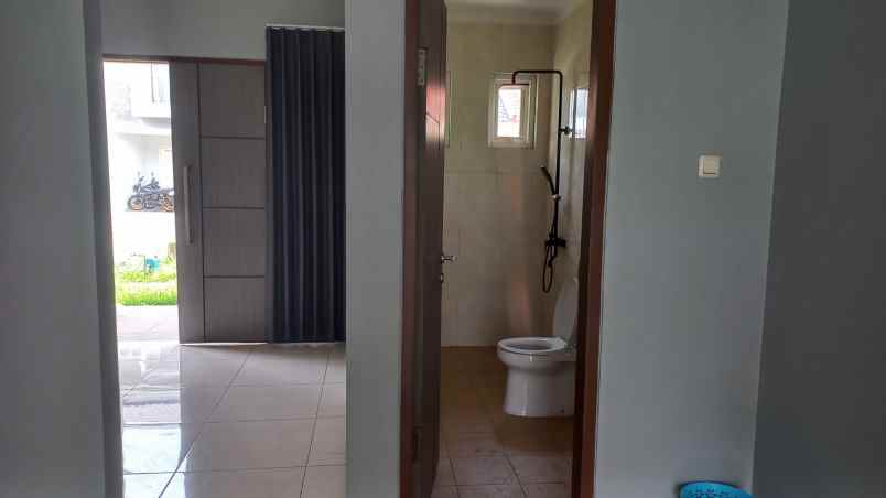 dijual rumah perumahan unimas garden