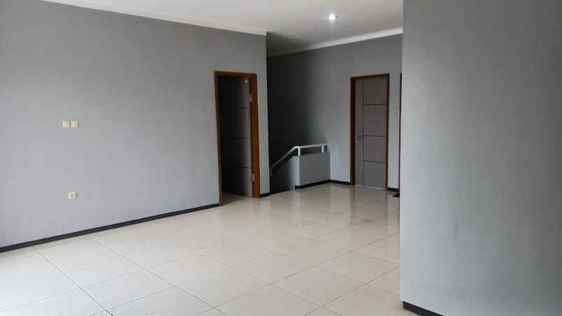 dijual rumah perumahan unimas garden