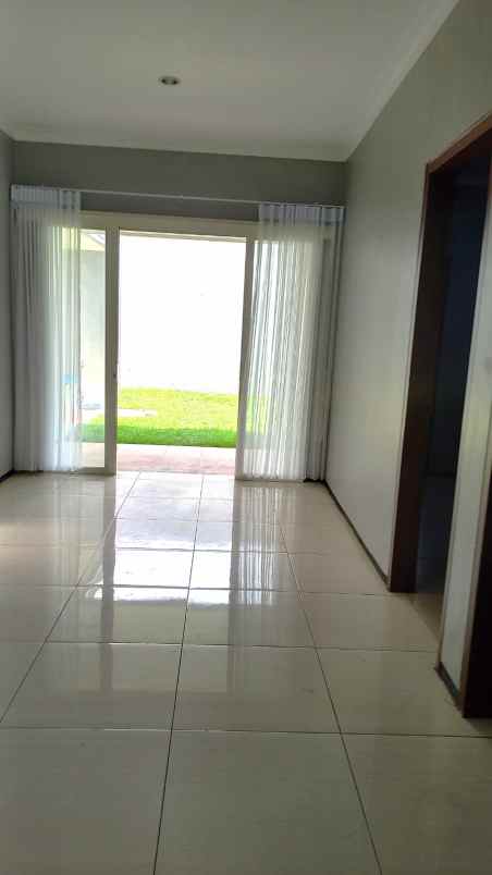 dijual rumah perumahan unimas garden