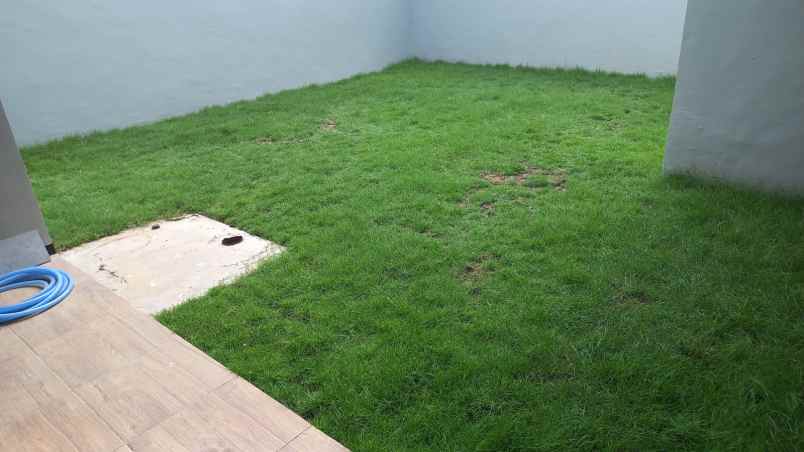 dijual rumah perumahan unimas garden