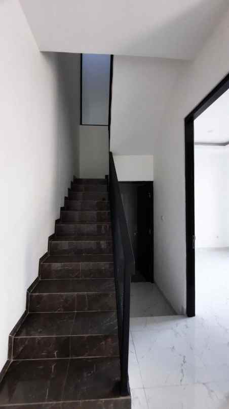 dijual rumah perumahan wisma mukti