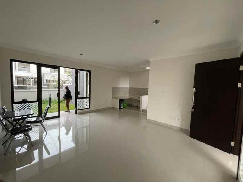 dijual rumah podomoro park