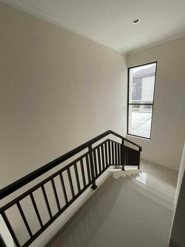 dijual rumah podomoro park