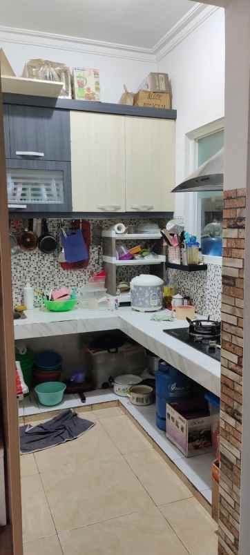 dijual rumah puri surya jaya