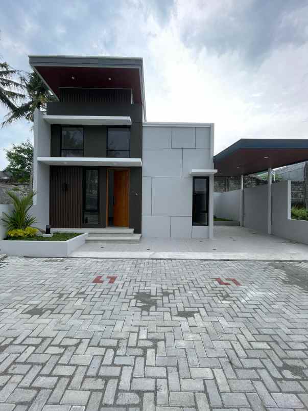 dijual rumah purwomartani kalasan