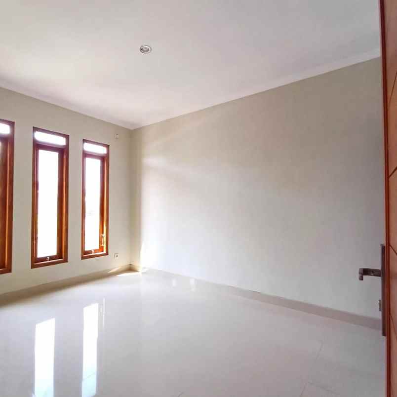 dijual rumah purwomartani kalasan sleman