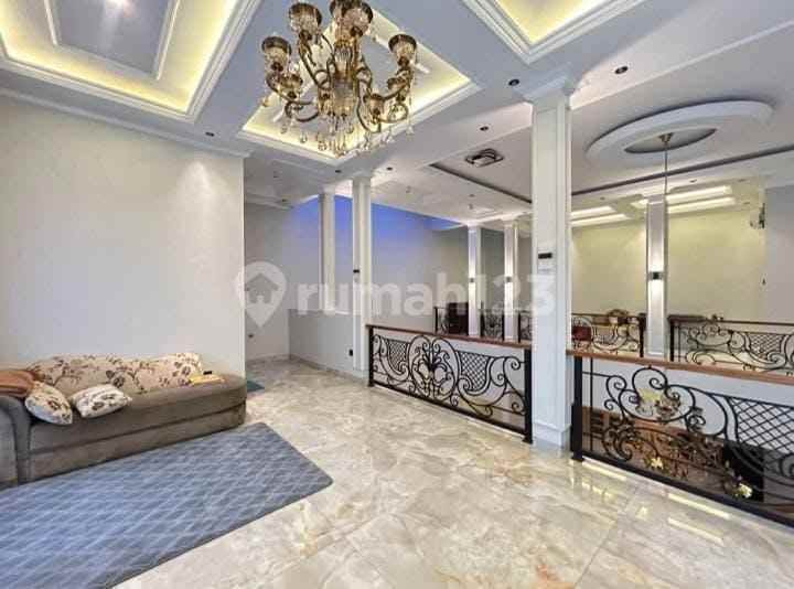 dijual rumah raffles hills cibubur