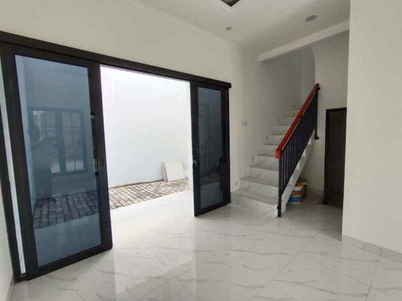 dijual rumah rangkapan jaya