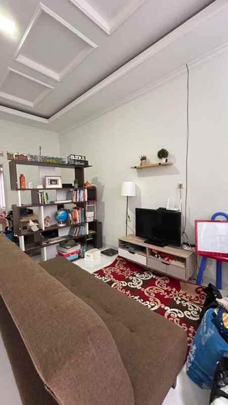 dijual rumah rangkapan jaya depok