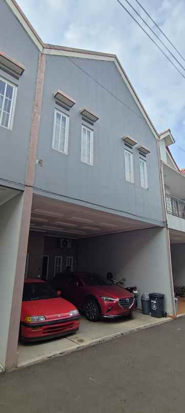 dijual rumah rangkapan jaya depok