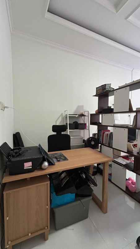 dijual rumah rangkapan jaya depok